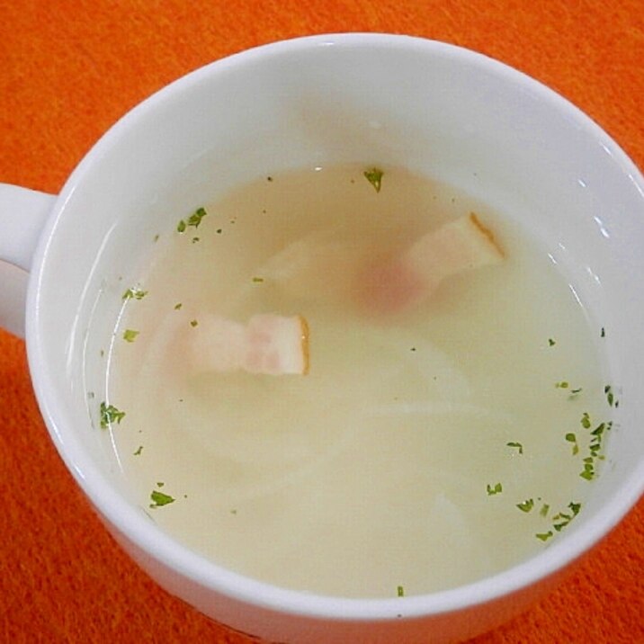 ベーコン・玉ねぎの豆乳スープ